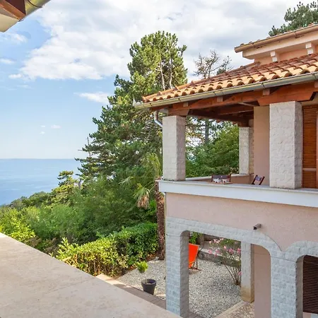 Milli With Panoramic Sea View Οπατία